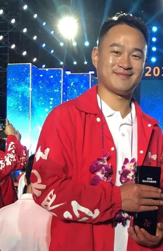 湖北唯一！巴东支教老师袁辉获“中国青年五四奖章”：坚持七年，绝不是心血来潮