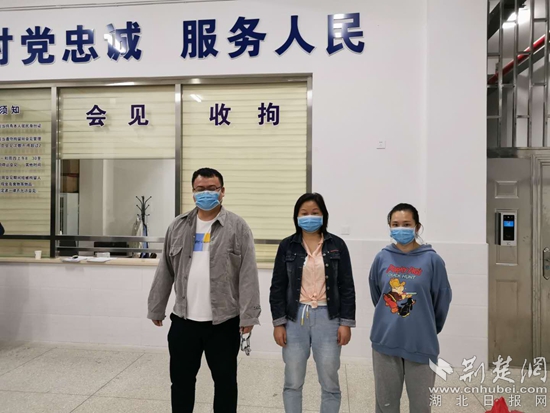 黄梅人口有多少人_黄梅挑花 挑个方巾送情郎