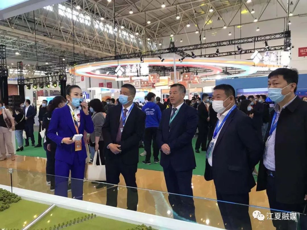 武汉市人大常委会副主任但长春,江夏区区委副书记,代区长张斐到江夏展