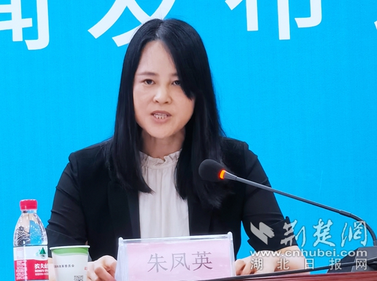 通城县委常委,常务副县长朱凤英:帮助企业就是帮助自己