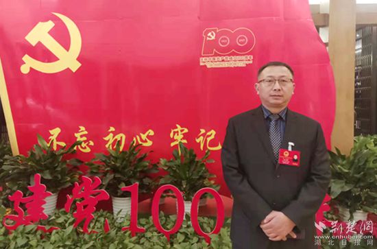 徐卫国.jpg