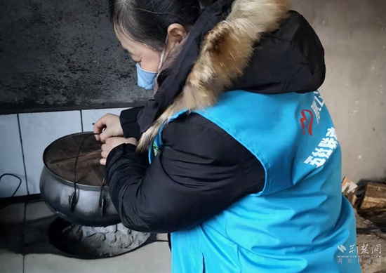 社工妈妈做年饭.jpg