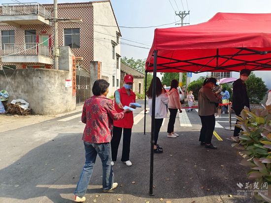 2发放口罩.jpg.jpg