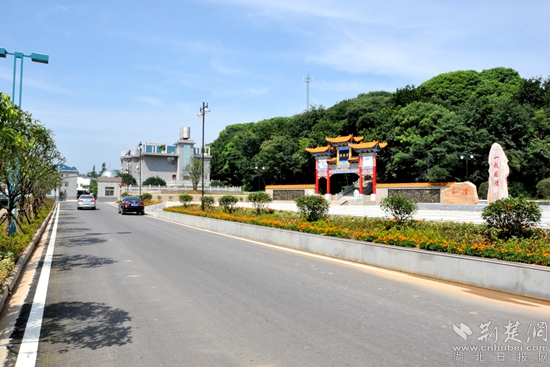 新农村——农民公园.JPG