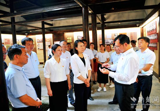 7.红安县委副书记、县长胡广介绍红安县文旅事业发展规划_副本.jpg