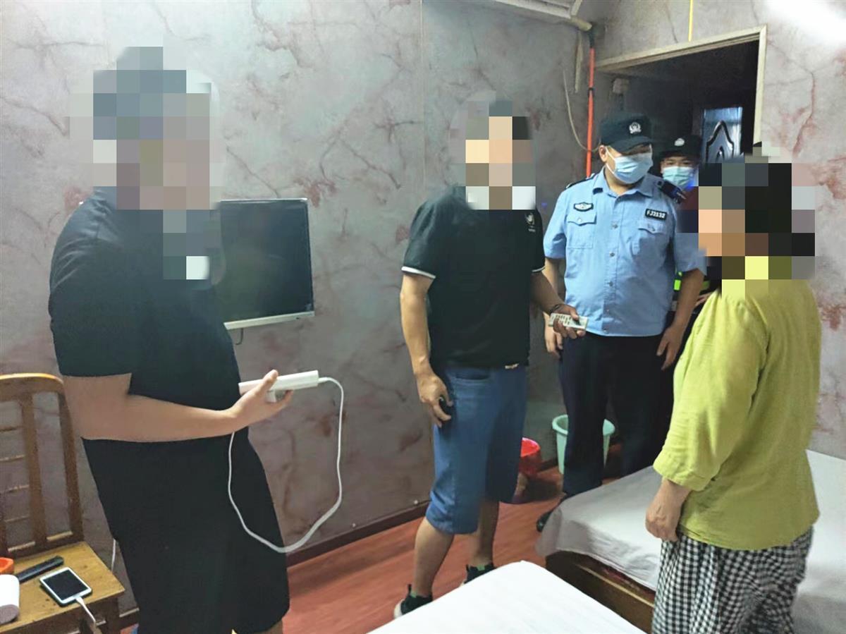收购银行卡跑分流水达200万，两个“帮信”团伙悉数落网