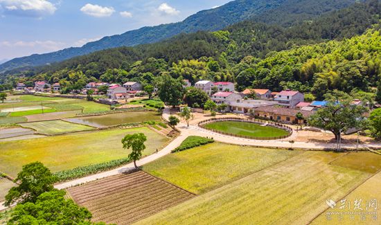 草盘地镇小河口村白果树湾美丽乡村示范湾_副本.jpg
