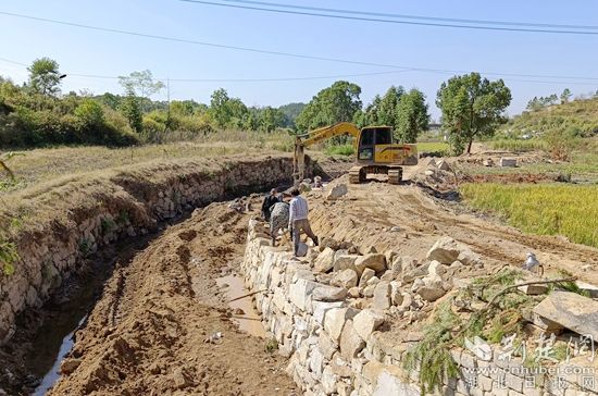 河道治理施工现场1_副本.jpg.jpg
