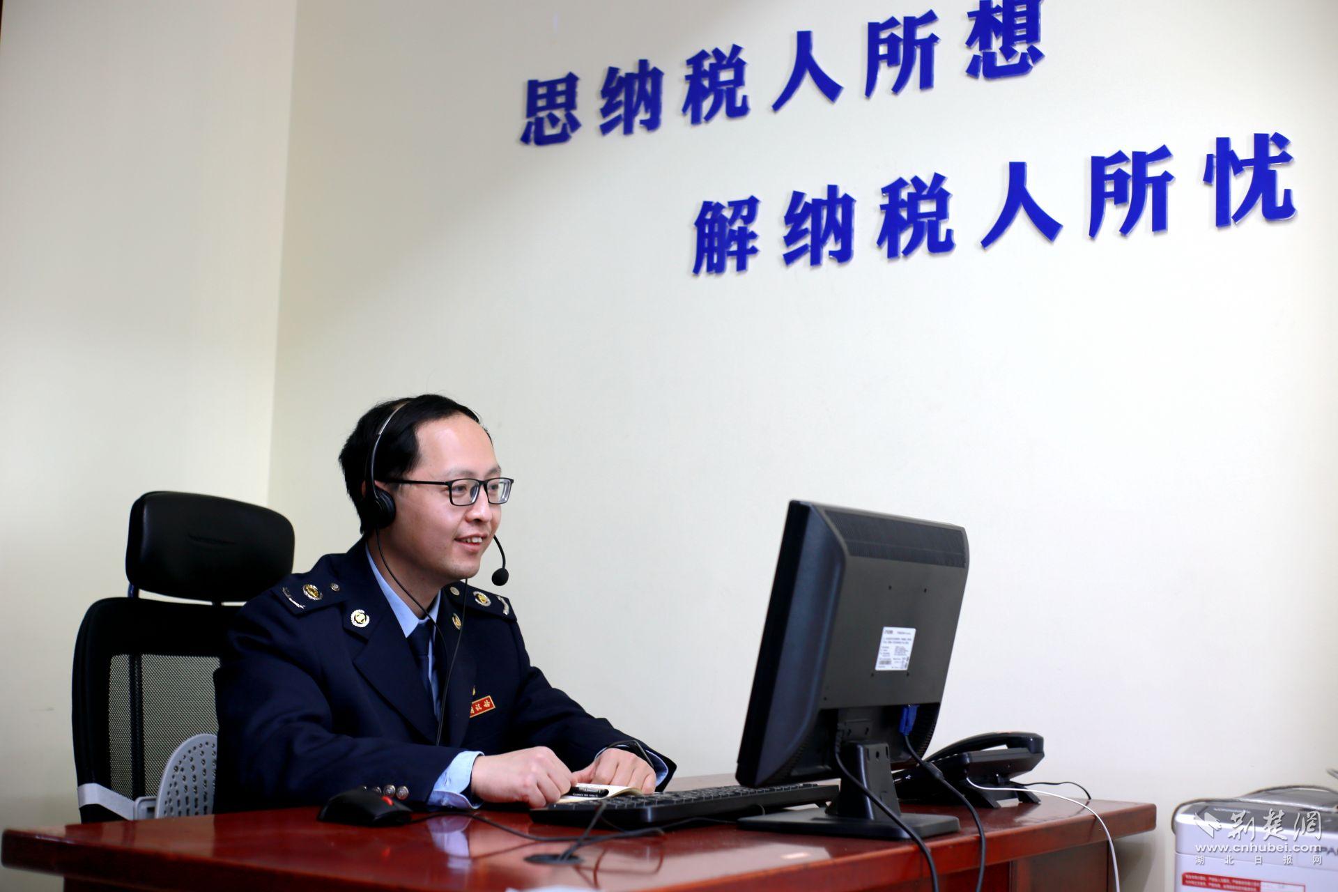 宣讲会照片郑望东.JPG.JPG