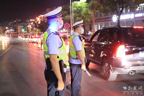 百日行动夜查酒驾_副本.jpg
