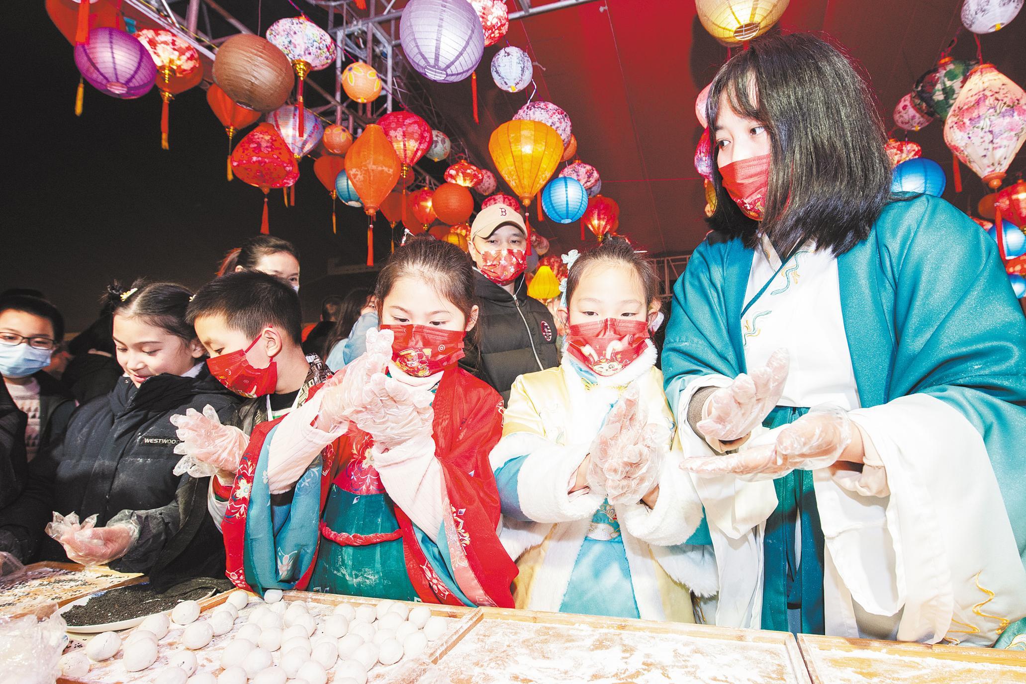 火树银花团圆夜 钟鸣楚天元宵节——省内千余项活动欢庆节日