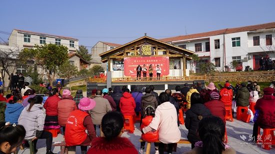 中湾村二十大进乡村.JPG.JPG