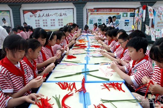 咸安区永安教育总支“一校一品”研讨活动在咸宁市第十二小学举行