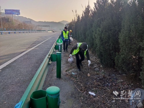 8.常态化清理沿路垃圾.jpg.jpg