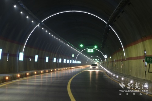 3.加强隧道内灯光照度.JPG.JPG