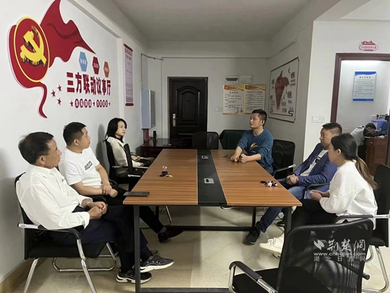 御湖天下小区议事会.jpg