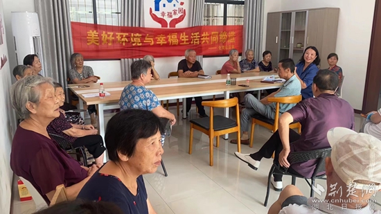 屋顶改造楼栋恳谈会_副本.jpg