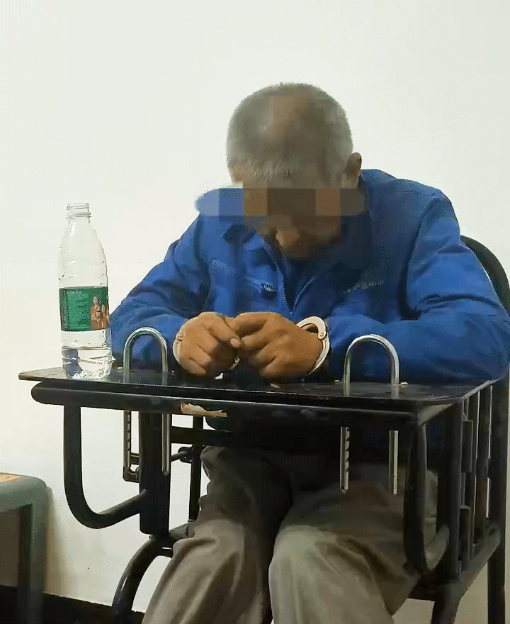 嫌疑人黄某懊悔痛哭(1).gif