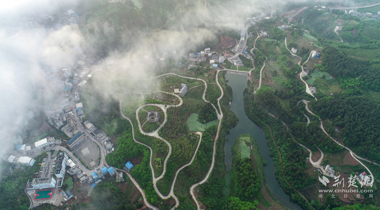 革命老区溪丘湾(邓正赋 摄).png.png