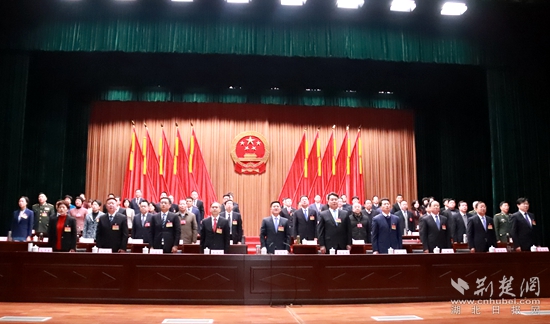 全体起立，奏唱国歌_副本.jpg