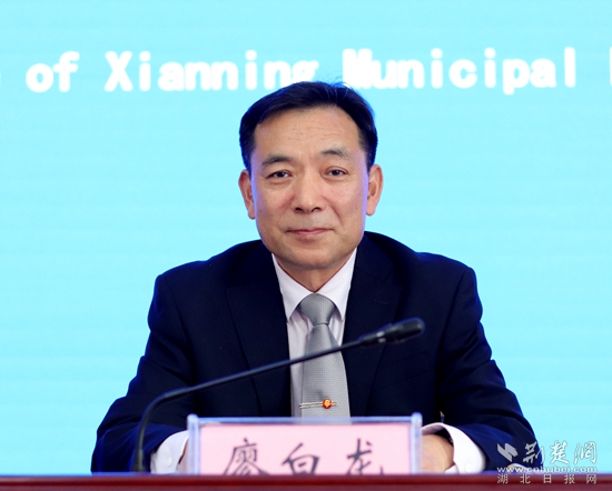 廖白龙_副本.jpg