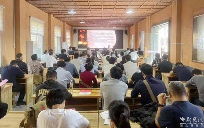 宁波、黄冈两地人才交流现场。.webp.jpg.jpg