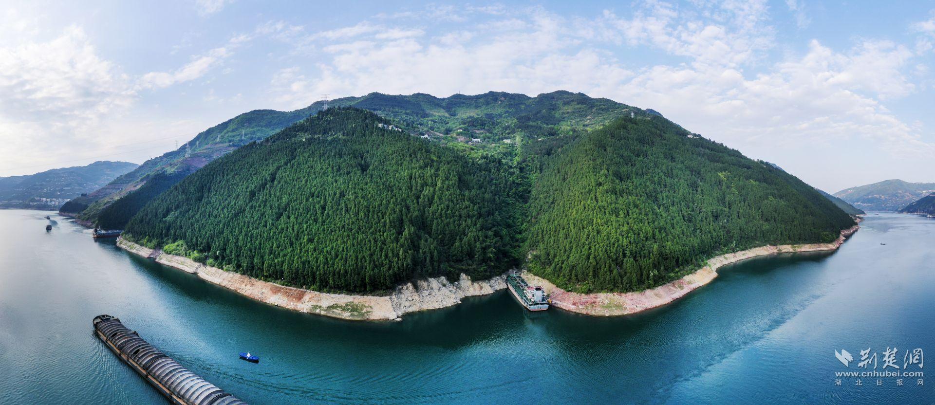 巴东天然林保护工程是三峡靓丽的风景线         吴以红摄.jpg.jpg