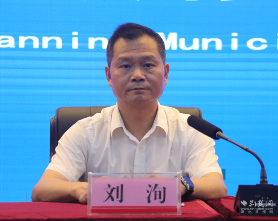 刘洵.jpg