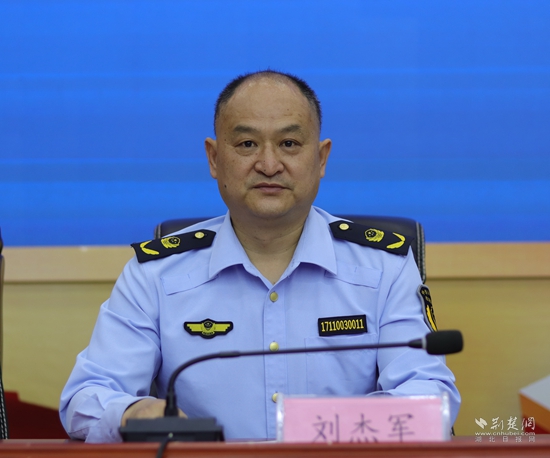 刘杰军_副本.jpg