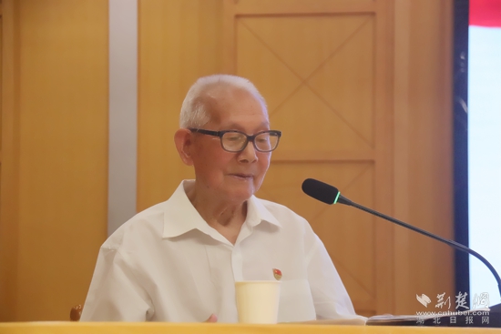 苏礼正老人为青年党员上一堂微党课.jpg