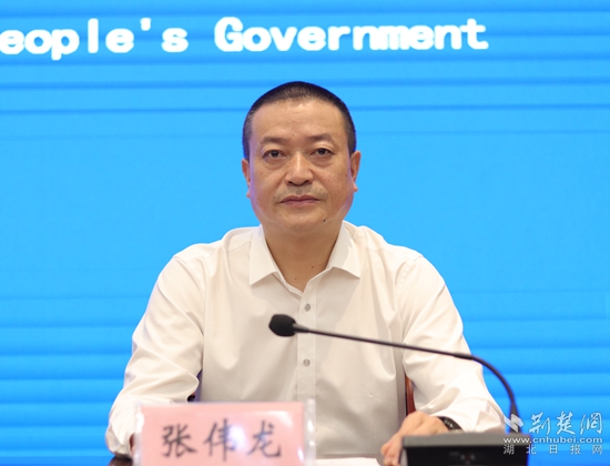 张伟龙.jpg