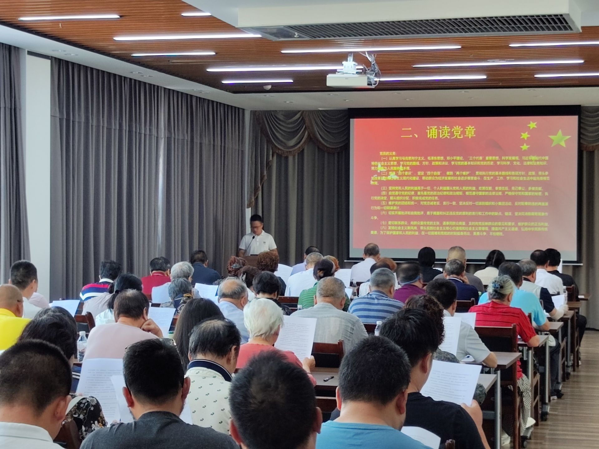 “候鸟”流动党员过组织生活1.jpg.jpg