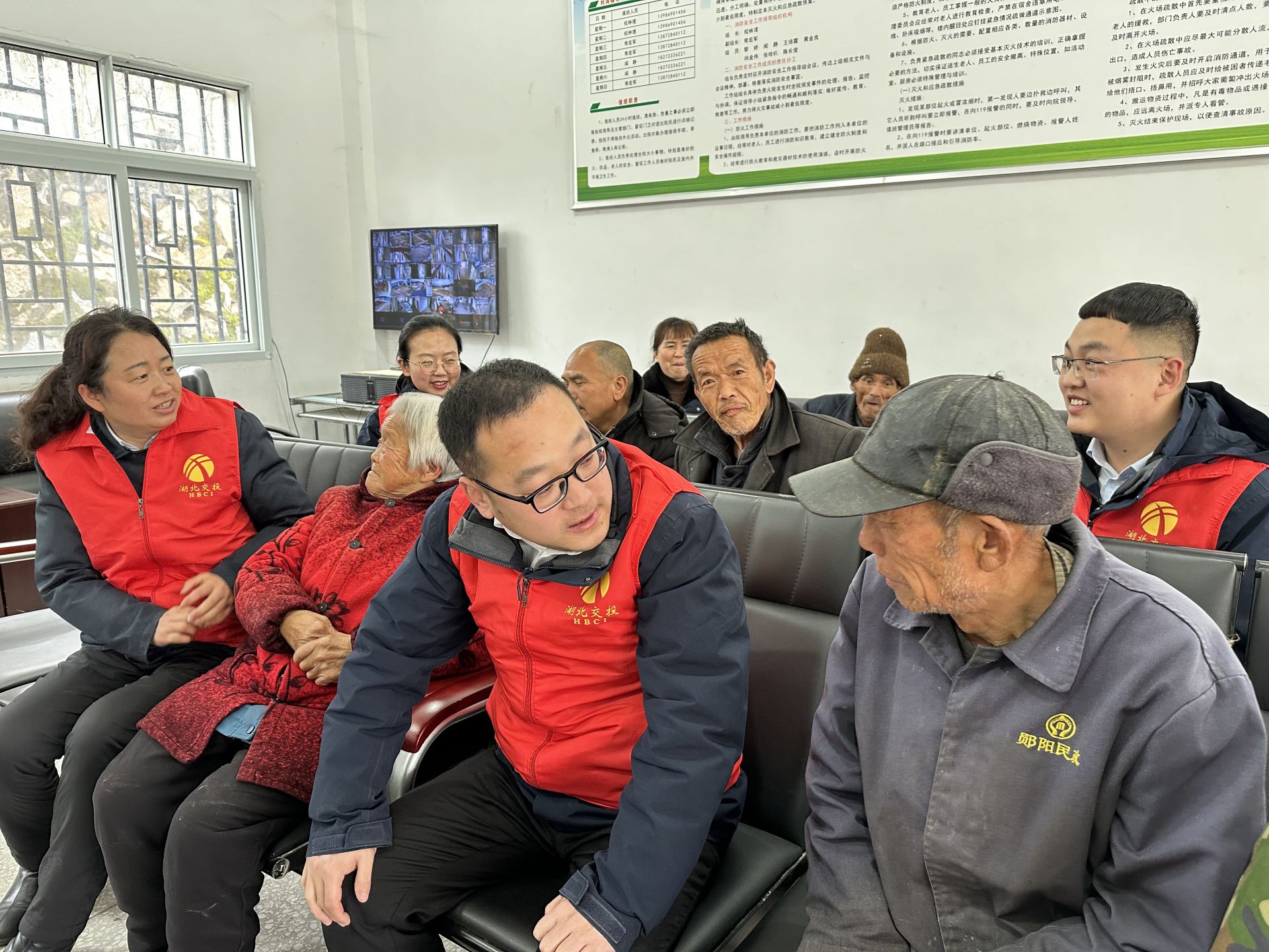 与养老院老人交心谈心.JPG.JPG