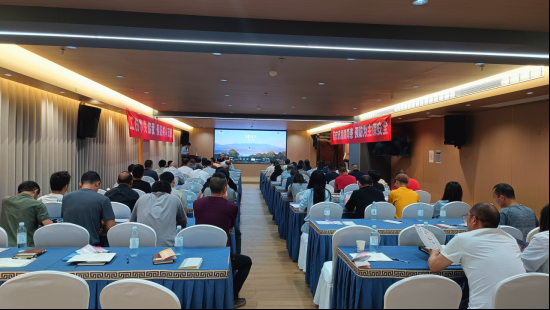 使用练习来建立预防和开发安全路线，移动教室