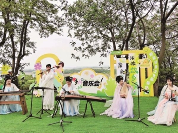 2025年的乡村音乐会在Zhanghe镇的欢迎村举行