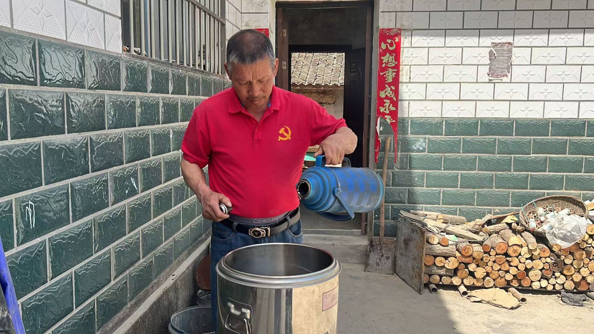 “爷爷凉茶” Shu Dengzhu：36年的暴风雨和雨，一杯