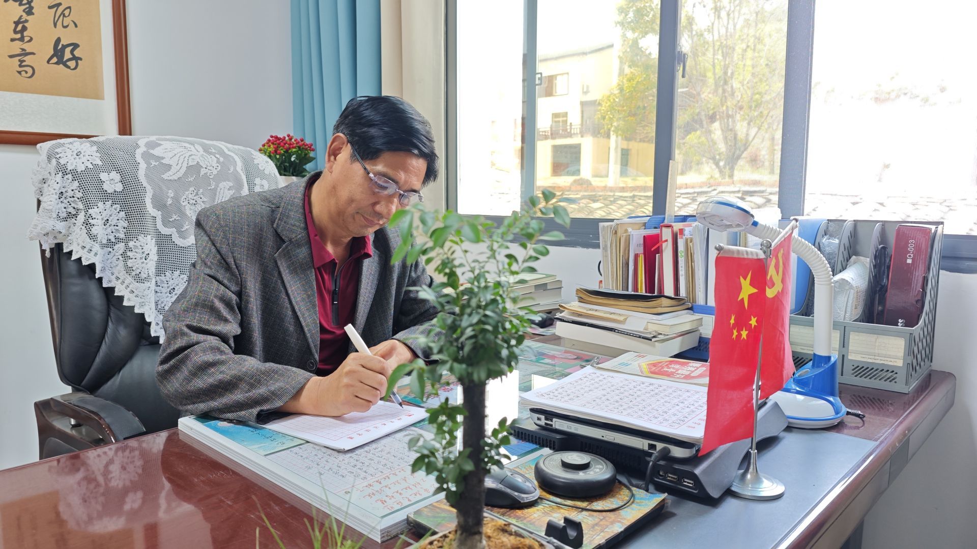 退休后，张老师开始免费跑步