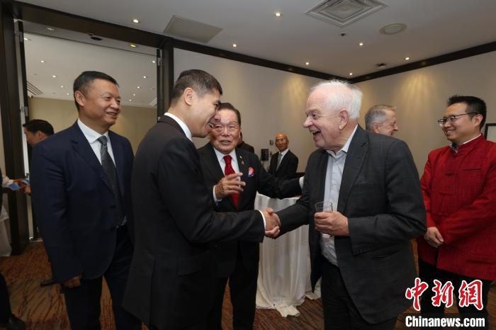 加拿大高级政治家，前中国大使迈·贾亚尔（Ma