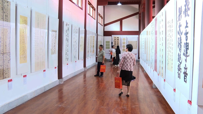展示了艺术的文化遗产和美丽 - 简要符合五个书