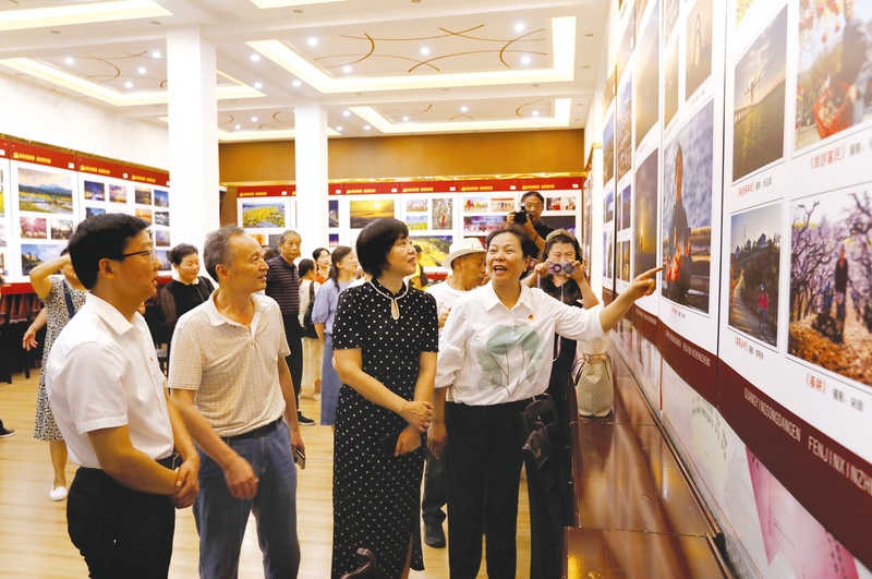 庆祝中国共产党成立104周年的“ Shenyun Suizhou”展览在Zengdu地区Qunayi Art Museu