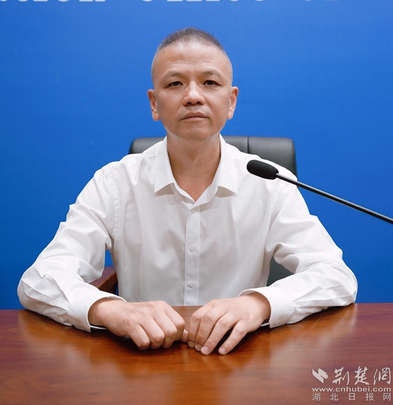 齐夫（Ring Ziff）和埃兹（Ezhou）准备了“专为钢铁