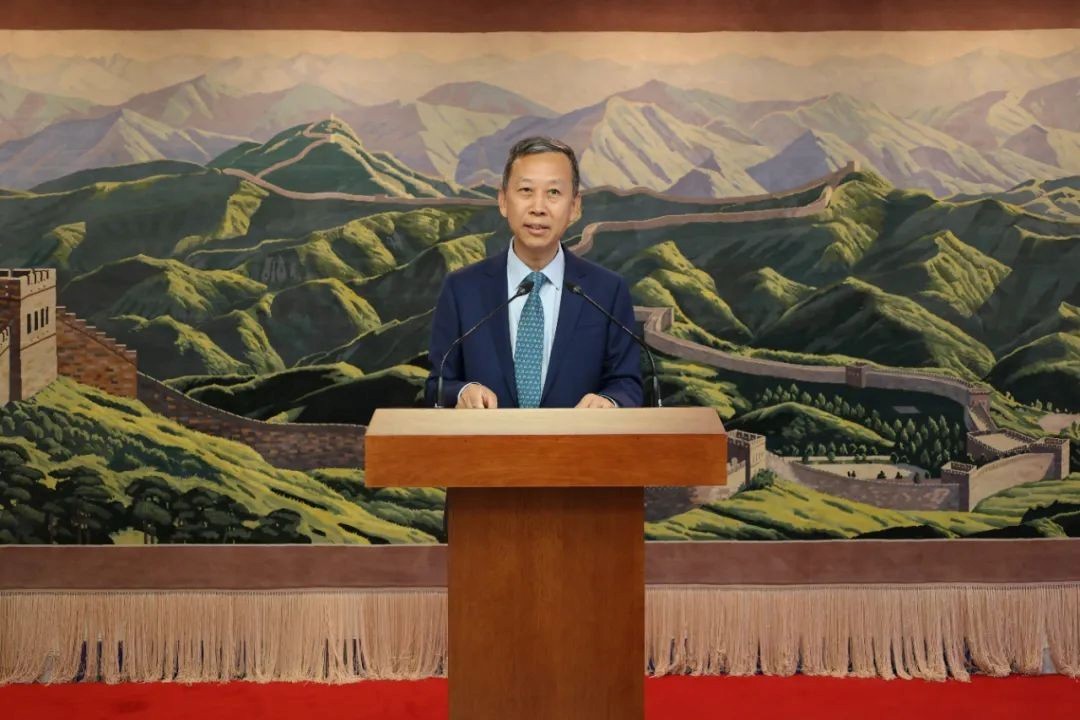 瑞典的中国大使馆正在庆祝一个告别派对，让学