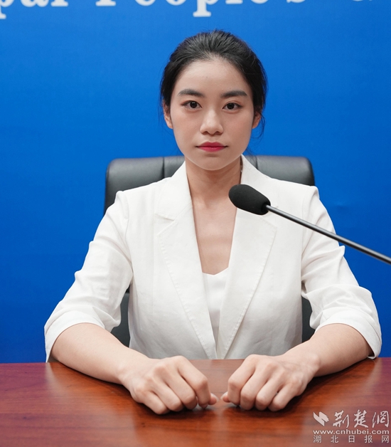 奥林匹克冠军在Ezu的Ringzif举行的铁人三项赛事的