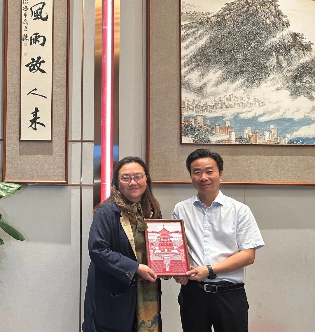 香港特区政府驻武汉办事处负责人访问江西省九江市、景德镇市