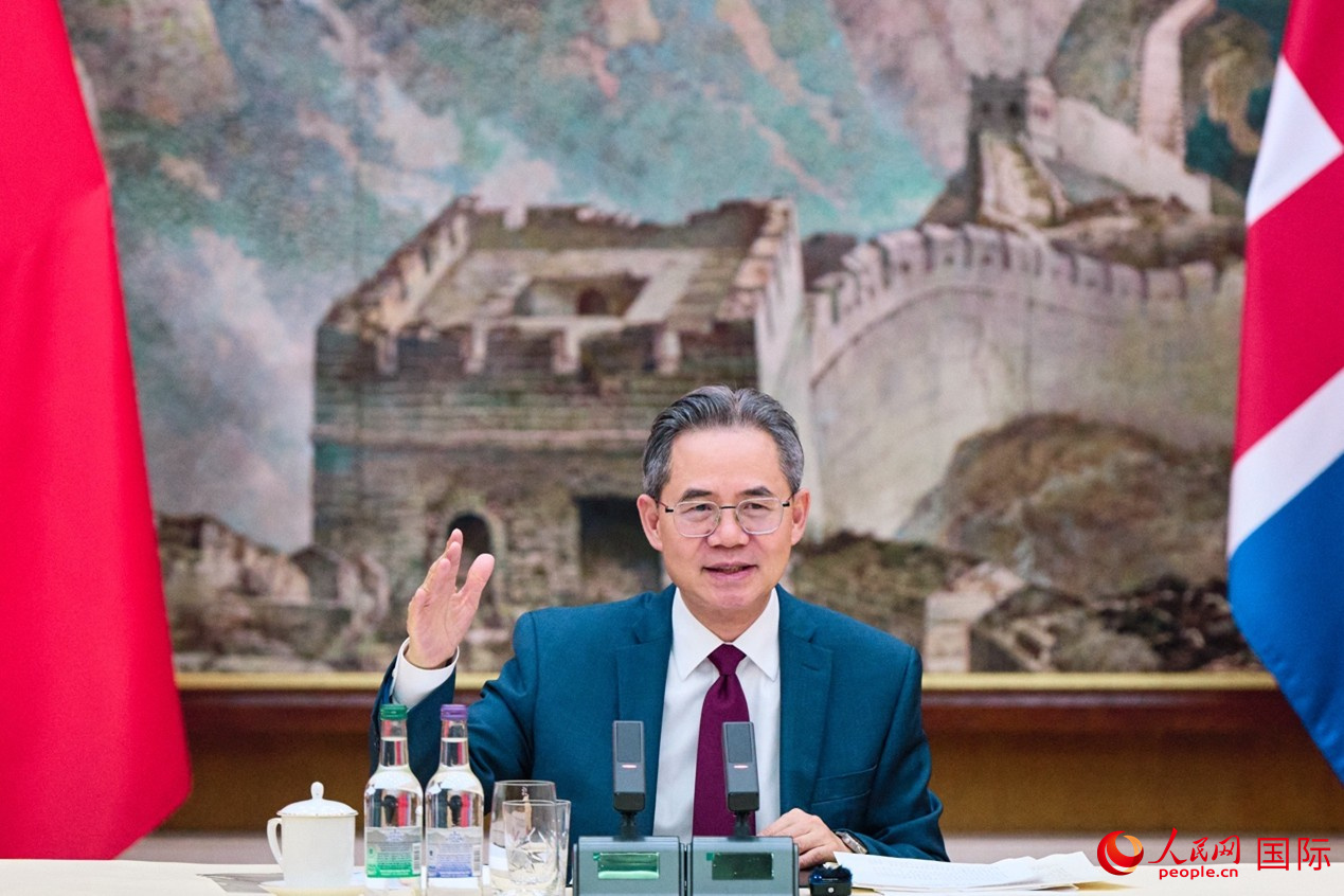 英国海外学术界代表纪念台湾解放80周年