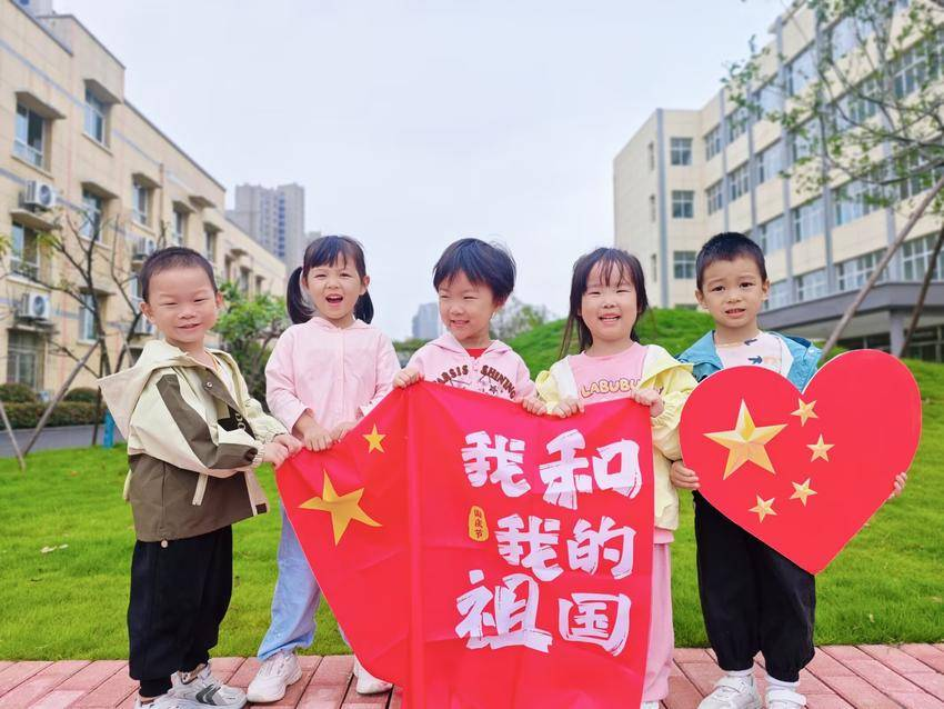 发展遵循以人民为中心的