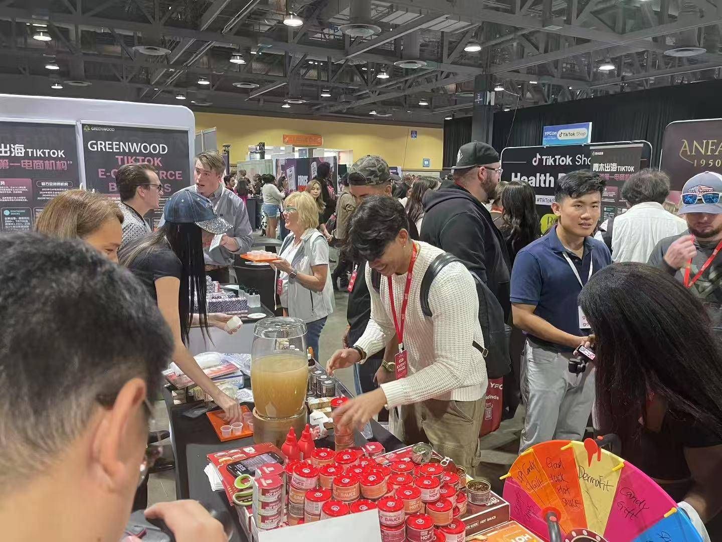 堪比明星签名会的展厅！ GOODLUCK穗蘑菇酱成为北