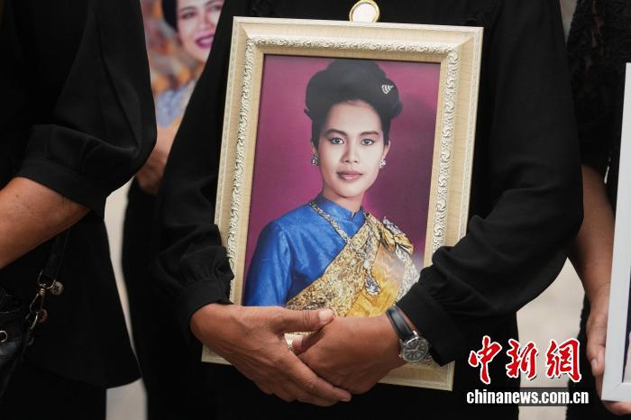 泰国总理因诗丽吉太后去世取消亚太经合组织会