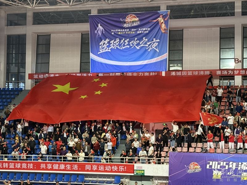 在近百位互联网达人的合作下，“戏吧”