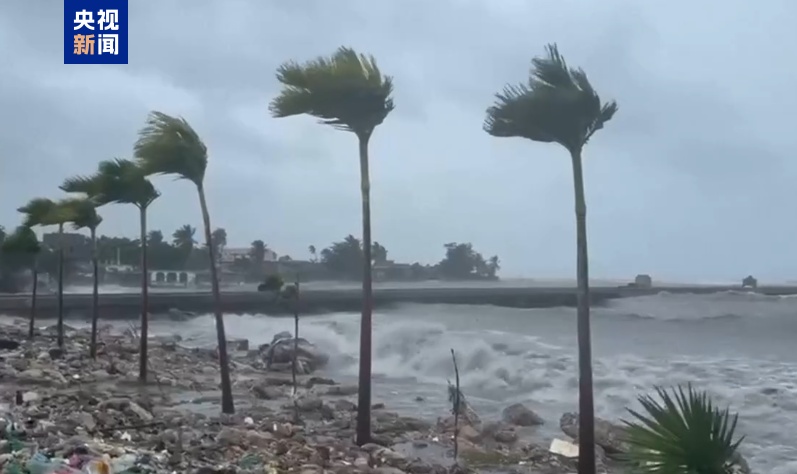 国家飓风研究中心:“梅丽莎”已升级为3级飓风